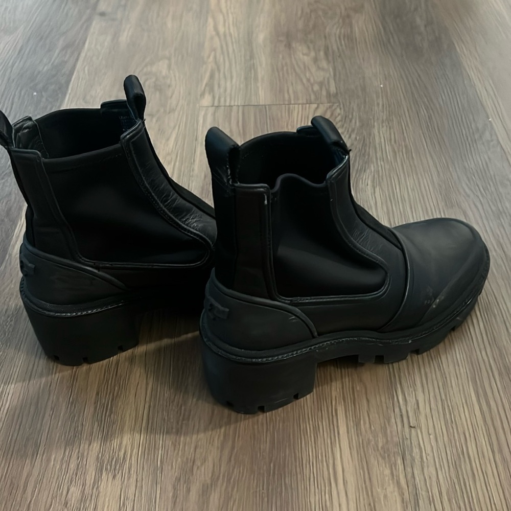 Tory Burch Chelsea Boot